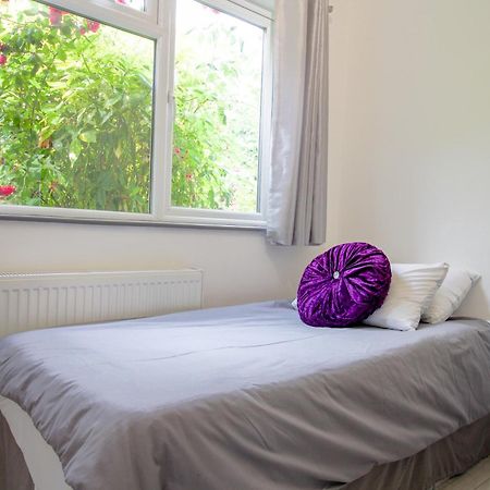 London Elegant New Studio ภายนอก รูปภาพ